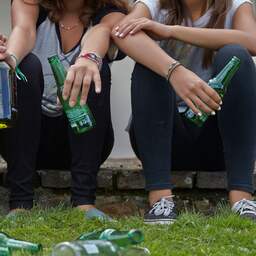 Schoolreis voortijdig beëindigd nadat helft van leerlingen alcohol had gedronken
