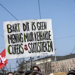 Presentator na 25 jaar weg bij VRT na opmerking over vrouwen tegen Soundos