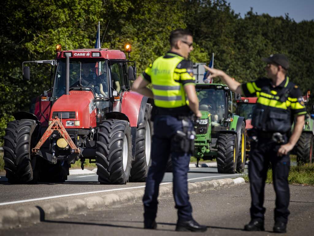 Zoveel trekkers op snelwegen dat ingrijpen bijna niet mogelijk is
