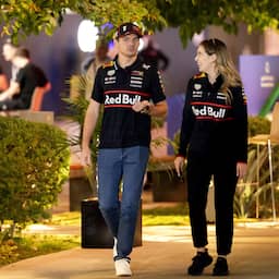 Verstappen zat al in vliegtuig toen hij van diskwalificatie McLaren-coureurs hoorde