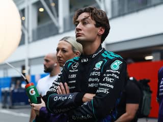 Russell schuldbewust na crash in leidende positie: 'Grote inschattingsfout'