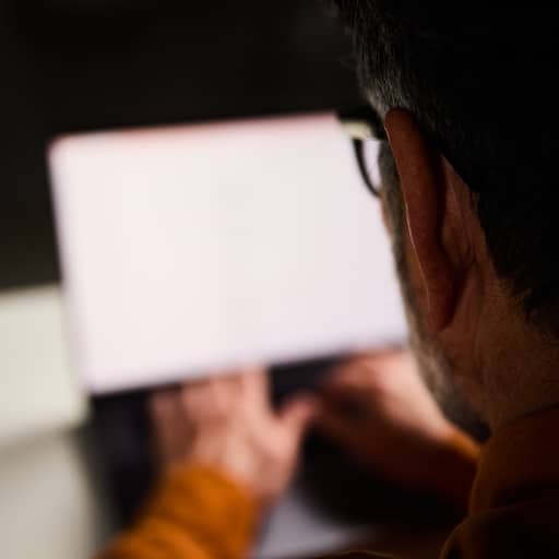 Illustratie bij: Man (74) wordt vervolgd voor maken deepfakeporno van BN'ers