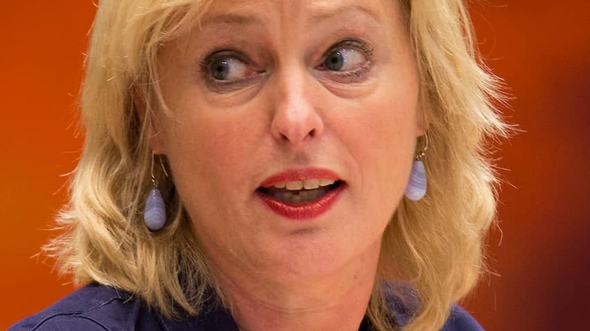 Bussemaker wil door met databank topvrouwen | Economie | NU.nl