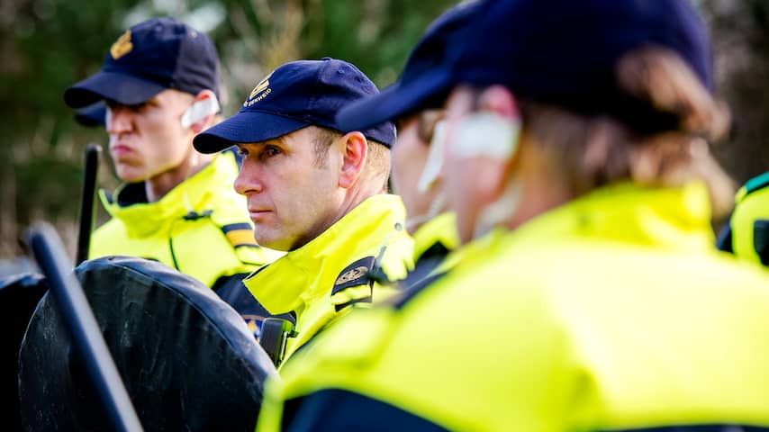 ''We zijn goed voorbereid'', zei Dick Schoof, de Nationaal Coördinator Terrorismebestrijding en Veiligheid (NCTB). Om de top veilig en ongestoord te laten verlopen, zijn tal van zichtbare en onzichtbare maatregelen genomen.