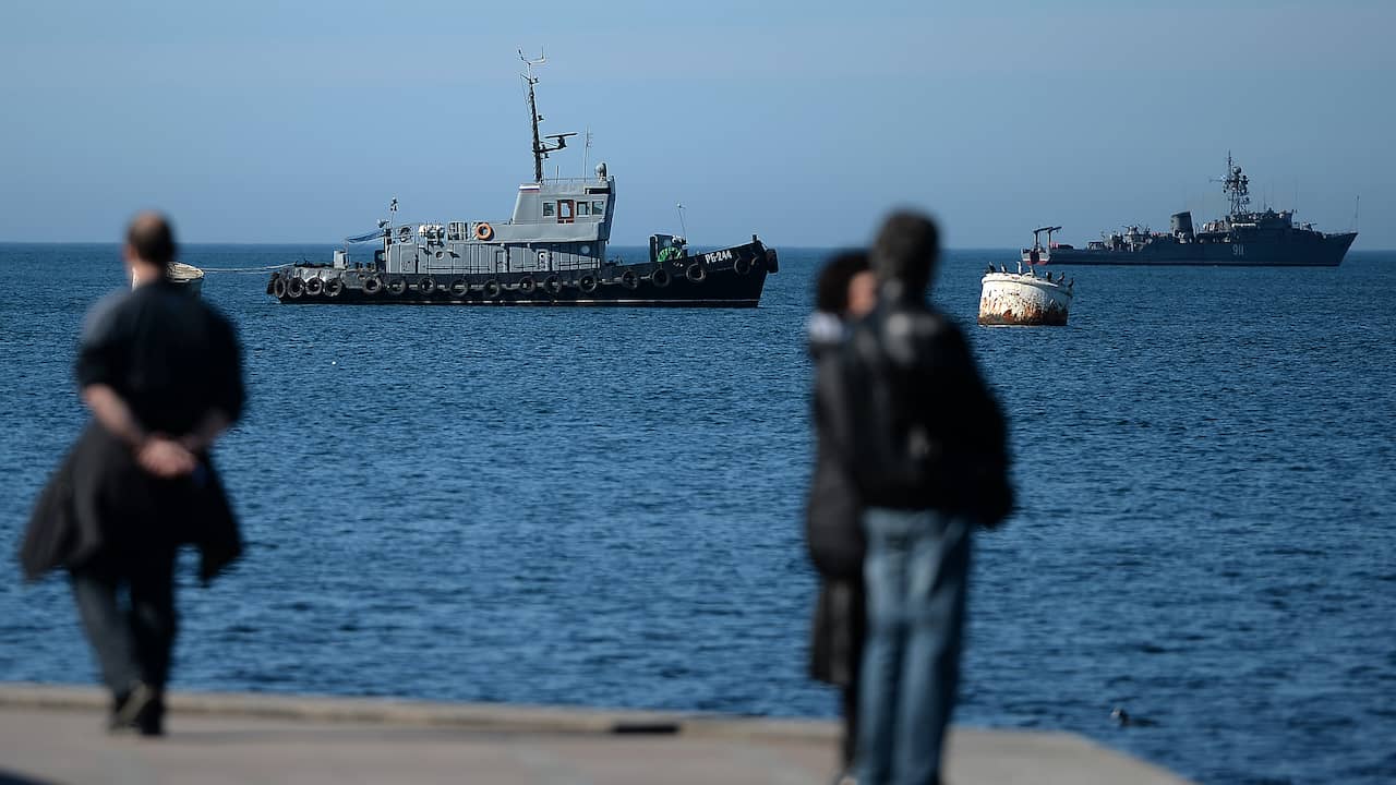 Russische militairen enteren Oekraïense schepen op de Krim