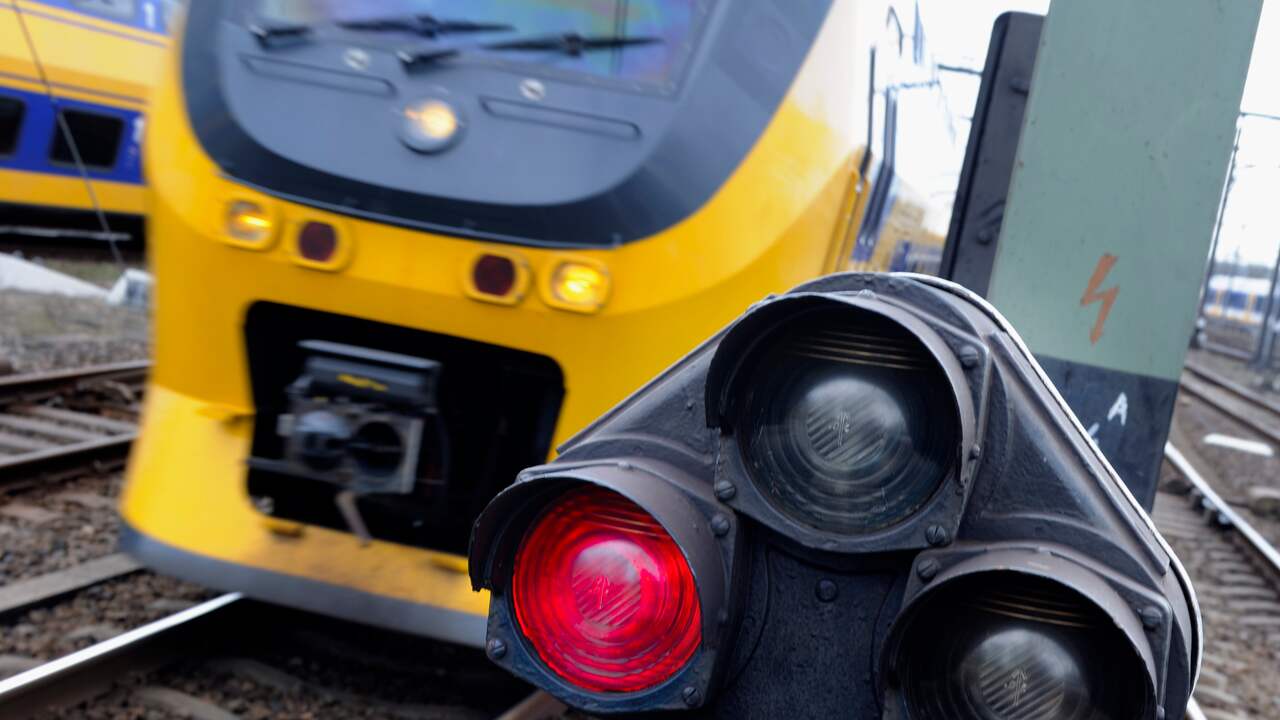 Ns Rood Minder NS-treinen missen rood sein | Algemeen | NU.nl