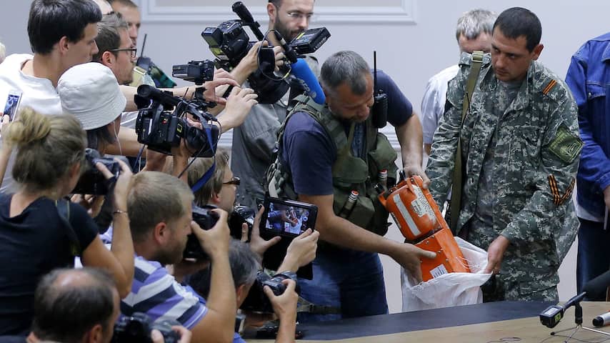 Een van de zwarte dozen van de uit de lucht geschoten Boeing MH 17, de zogeheten Cockpit Voice Recorder, is in goede conditie. Dat meldt de VN-luchtvaartorganisatie ICAO.