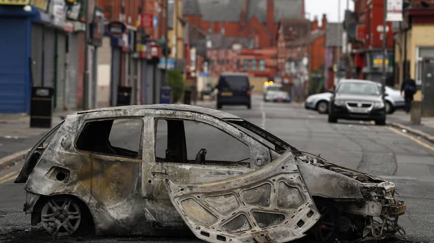Nl Rellen 'Harder optreden Britse politie bij rellen' | Buitenland | NU.nl