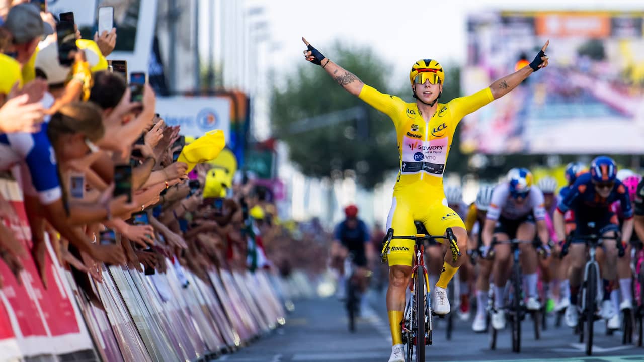 Wiebes wint massasprint en daarmee ook tweede etappe in Tour