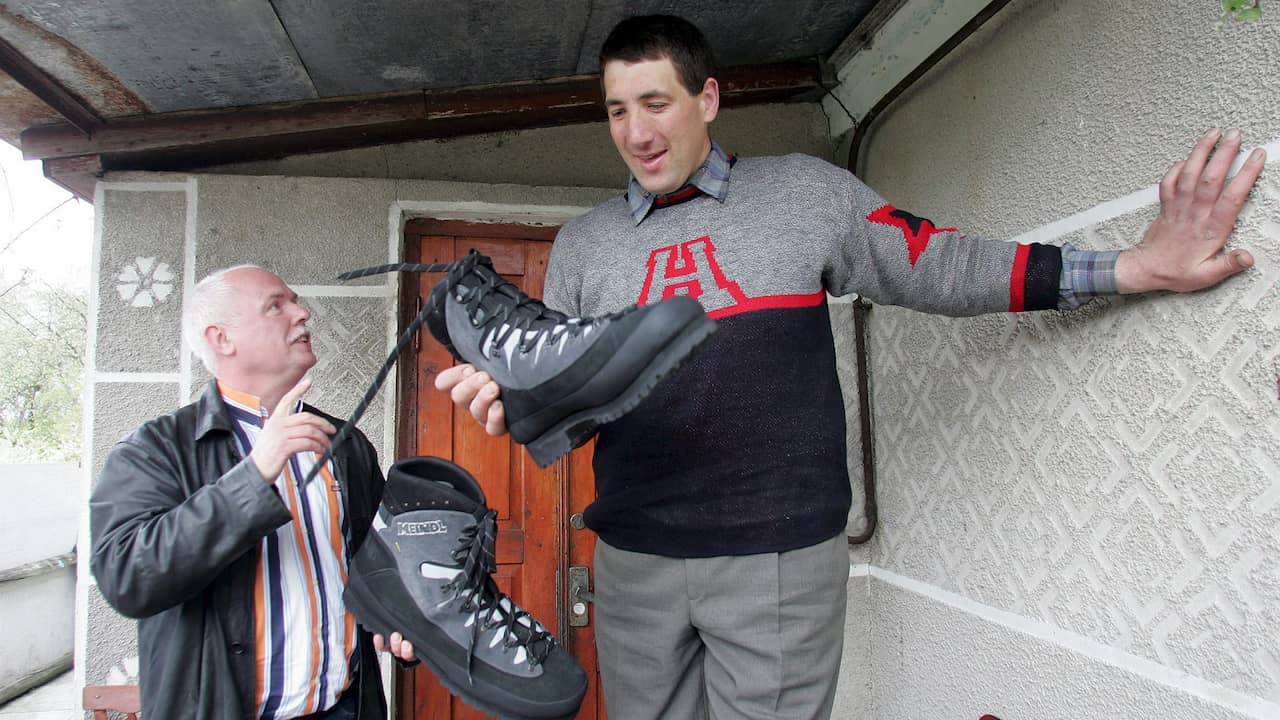 'Langste man ter wereld' overleden | Buitenland | NU.nl