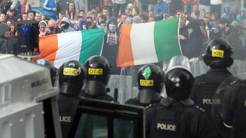 Nl Rellen Rellen na jaarlijkse Oranjemarsen in Belfast | Algemeen | NU.nl