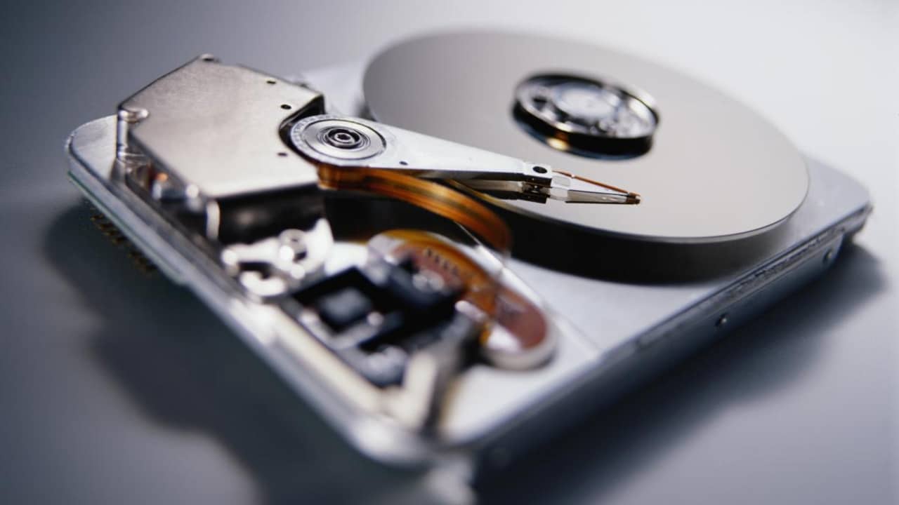 Man gooit harde schijf weg met 5,5 miljoen euro aan bitcoins | Tech | NU.nl