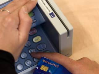 Recordaantal pinbetalingen in 2012