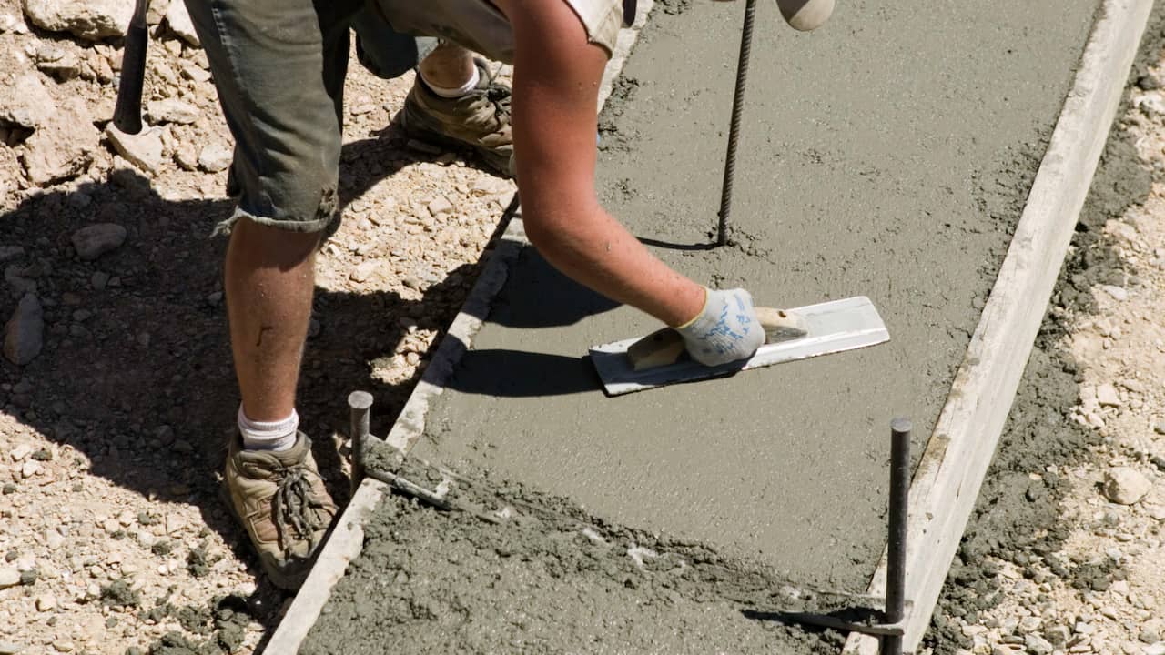 Borsele trekt ton uit voor reparatie van vloer in dorpshuis Lewedorp