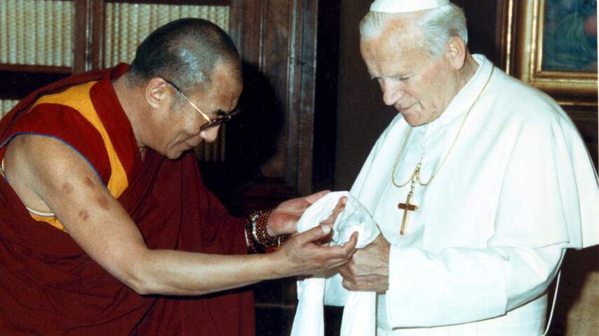 Johannes Paulus II en Johannes XXIII worden heiligen | Buitenland | NU.nl