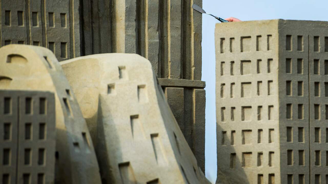 Zandsculpturen Kropswolde beschadigd door aardbeving