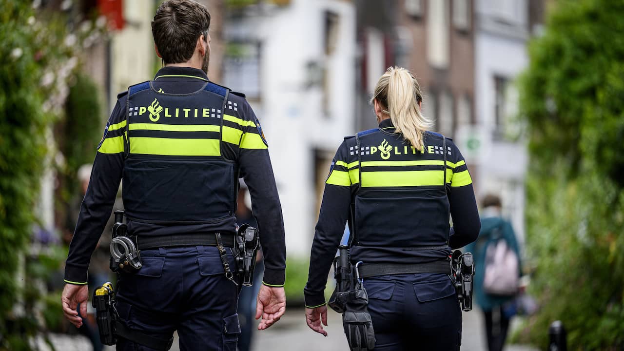 Namen van alle politiemedewerkers buitgemaakt bij hack | Tech | NU.nl