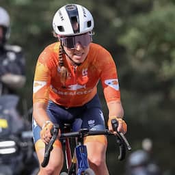 Van Anrooij boos na vreemde finale WK gravel: 'Wereldtitel is me afgenomen'