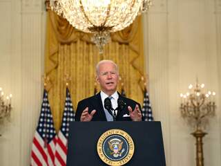 President Biden waarschuwt voor nieuwe aanslag op luchthaven Kaboel