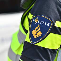 Amateurvoetballer tijdens wedstrijd gearresteerd vanwege eerdere mishandeling