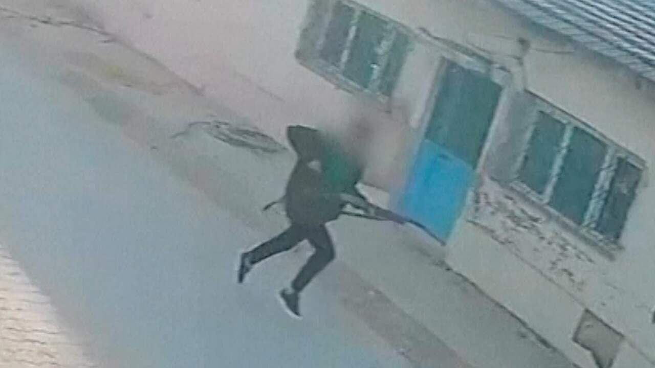 Foto bij Jongen (15) opent vuur op Turkse school na ruzie: elf leerlingen gewond