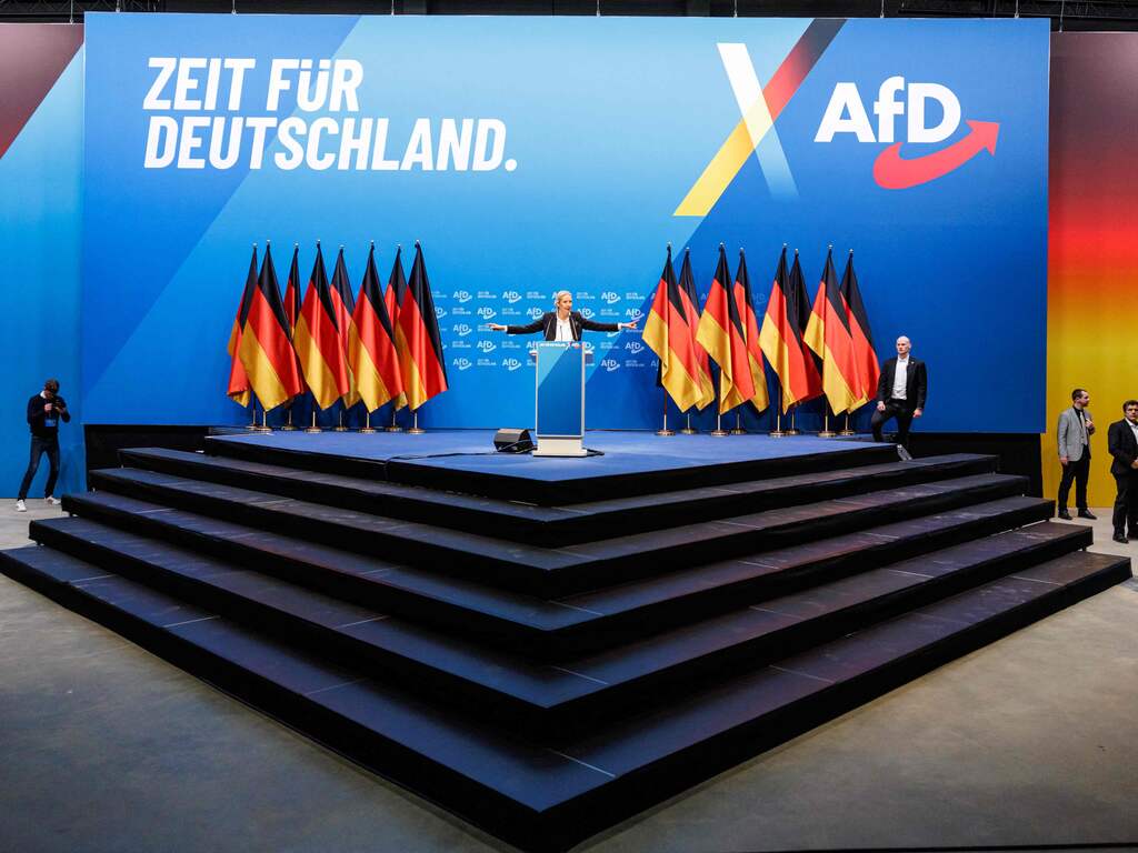 Duitse politie onderzoekt 'deportatietickets' op verkiezingsflyers AfD