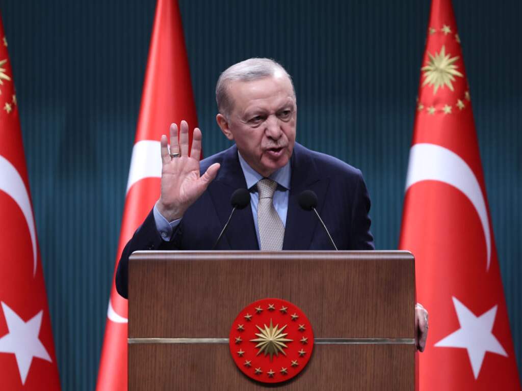 Erdogan zegt niet voor herverkiezing te gaan, maar wil wel nieuwe grondwet