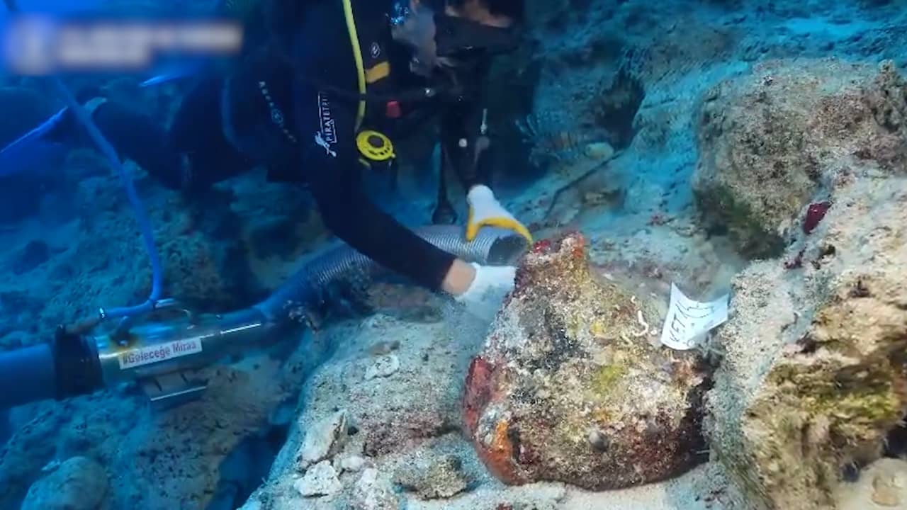 Bekijk hoe archeologen een van de oudste schepen ooit vinden bij Turkije