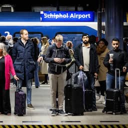 Gedoe met mobiel internet op Schiphol-station: oplossing komt niet voor 2025