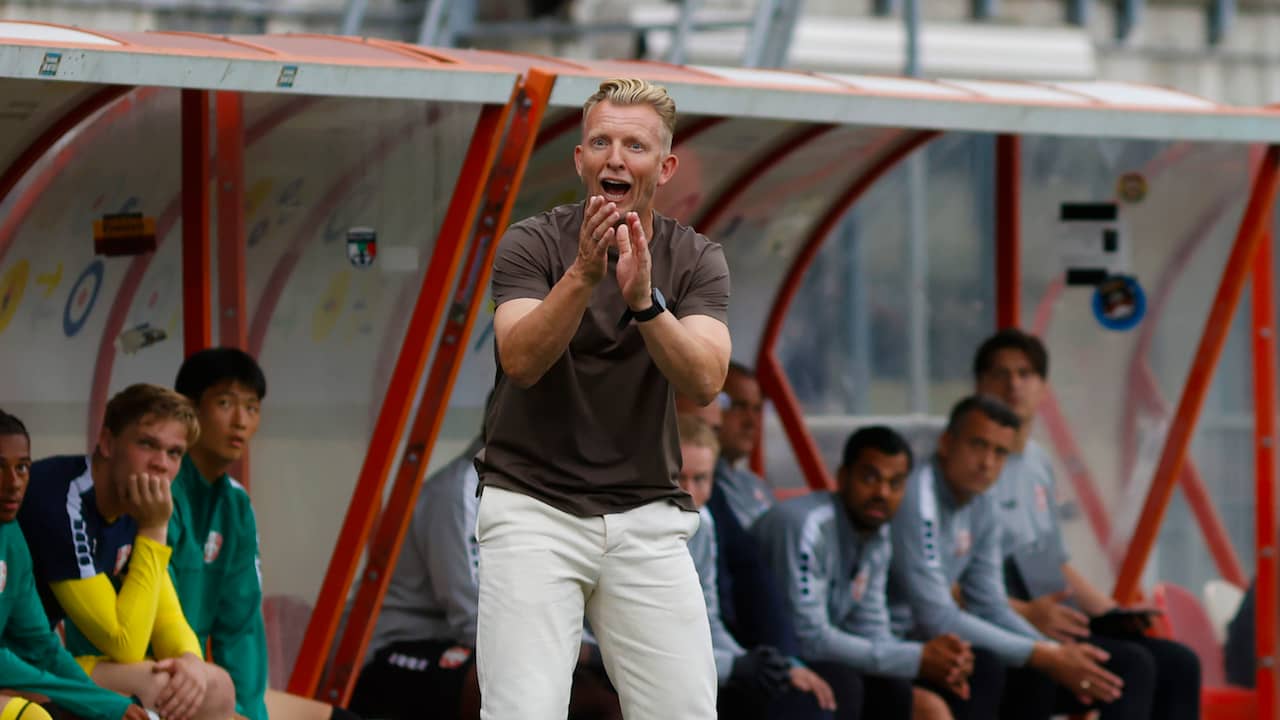 Dirk Kuijt lijkt dag voor eerste training FC Dordrecht op weg naar Fenerbahçe