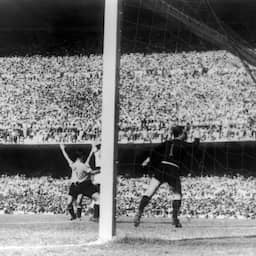 NU+ | De Braziliaan die Maracanã vermomd als oppas moest verlaten op WK