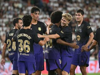 FC Barcelona begint seizoen met klinkende zege en ziet debutanten schitteren
