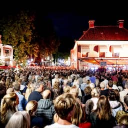 Minuut stilte voor omgekomen Lisa bij aanvang versoberde feestweek in Abcoude