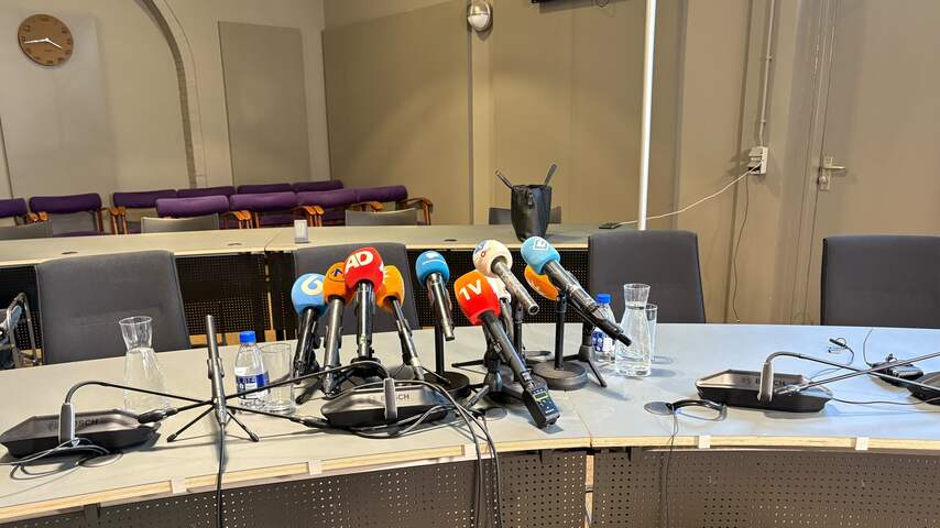 Bekijk de persconferentie over vondst lichamen Jeffrey en Emma