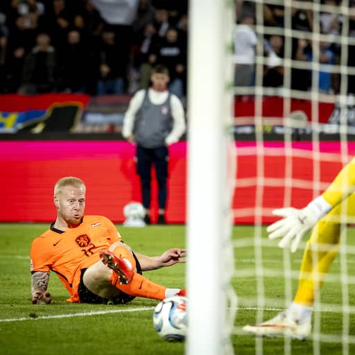 Illustratie bij: Oranje boekt eerste zege onder Xavi dankzij twee goals Meerdink tegen Servië