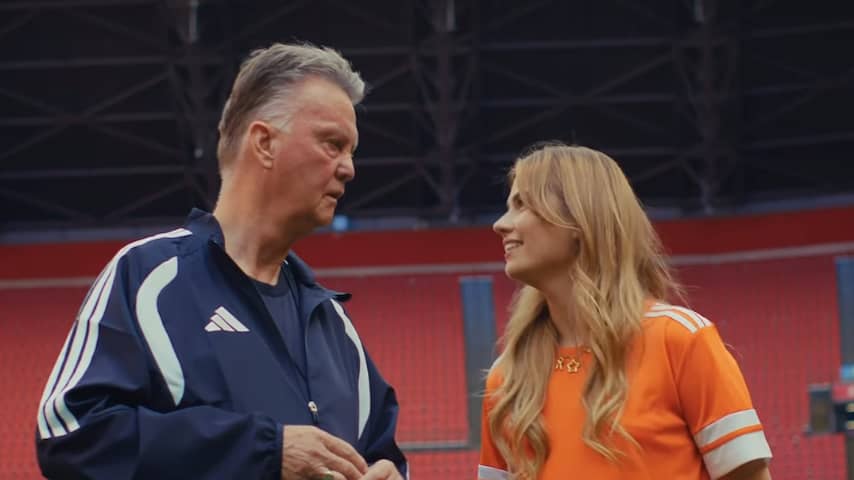 Foto bij Roxy Dekker staat volgend jaar in ArenA, hoofdrol Louis van Gaal in aankondiging
