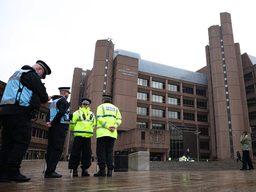 Verdachte van doodsteken meisjes in Southport bekent tóch schuld