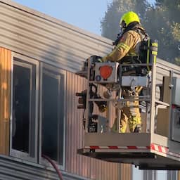 Dode (16) en zwaargewonden bij woningbrand Roermond, mogelijk brandstichting