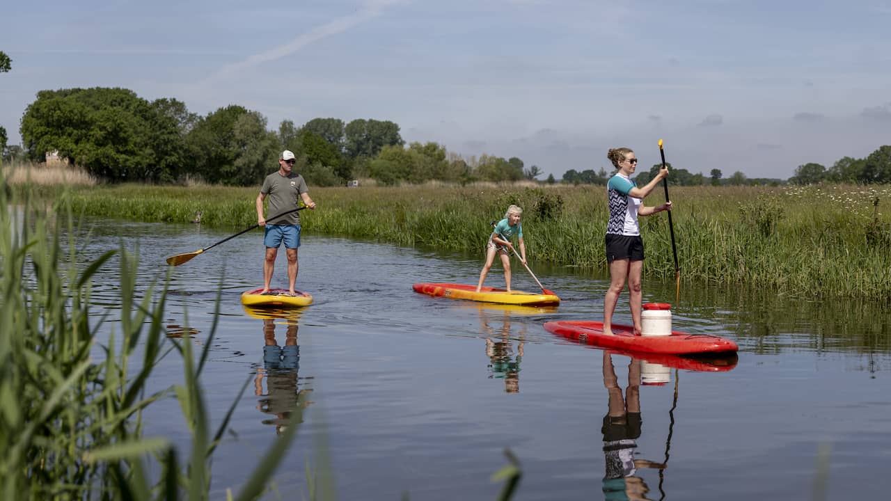 Zomers weer houdt aan: dinsdag op veel plekken warmer dan 30 graden