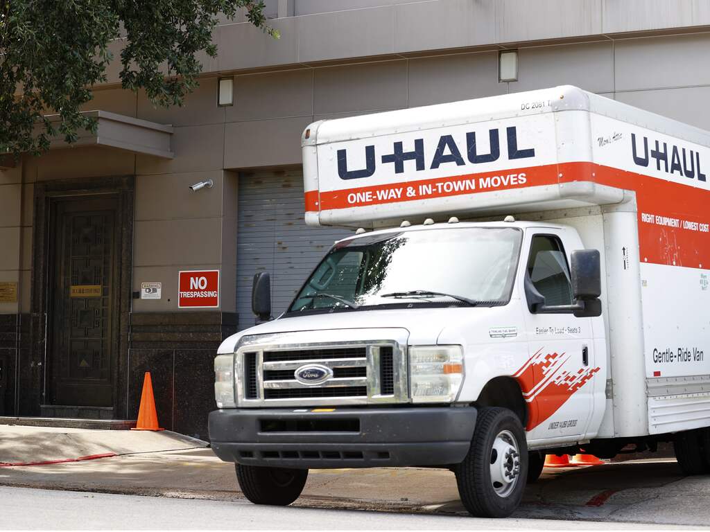 31 rechts-extremisten in verhuisbus opgepakt bij pride-evenement in VS