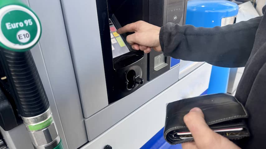 Benzineprijs schiet weer omhoog en nadert record van vorige week