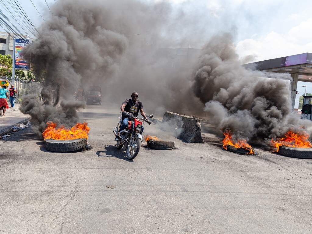 Geweld in Haïti laait steeds verder op, bendes wachten aftreden premier niet af