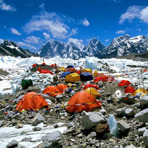 Illustratie bij: Gletsjer bij Mount Everest smelt sneller door warme urine van bergbeklimmers