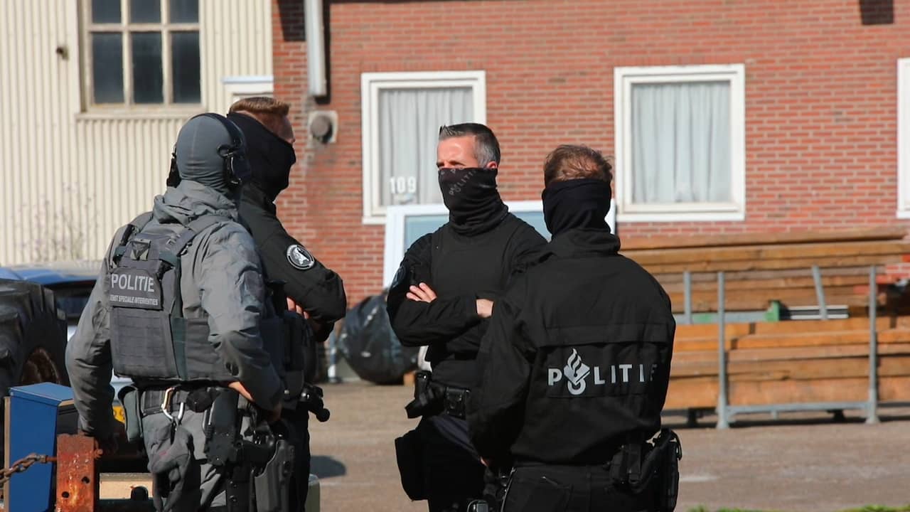 Veel agenten bij opgerolde cocaïnewasserij in Scheemda