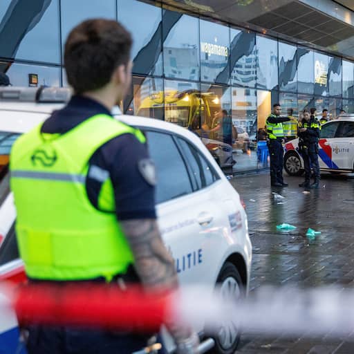 Vier gewonden, onder wie een verdachte, na steekpartij Amsterdam Centraal