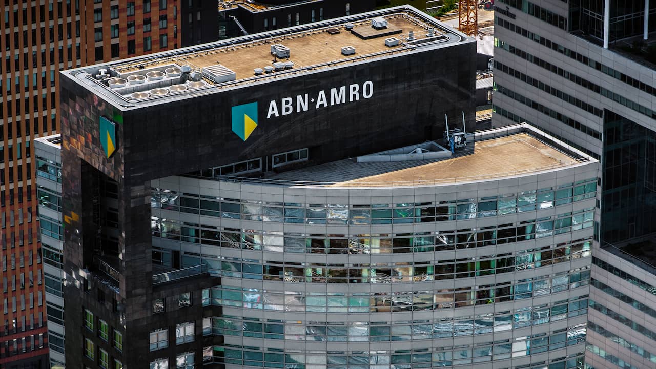 ABN Amro verhuist driehonderd banen vanuit contactcenter in Zwolle |  Economie | NU.nl