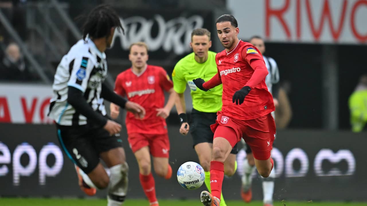 Live Eredivisie | Boze Zerrouki krijgt rood, Feyenoord zonder Ueda en Timber