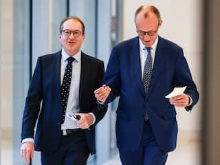 Chaos in Duitse politiek houdt aan: minister verlaat FDP om in regering te blijven