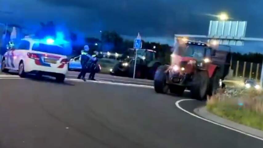 Politie schiet gericht bij boerenprotest in Heerenveen
