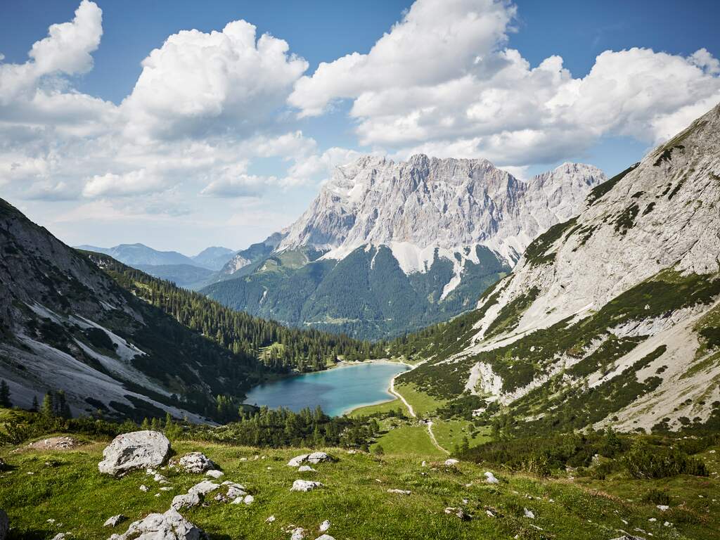 Twee Nederlanders in joggingbroek en sneakers gered van hoogste Duitse berg